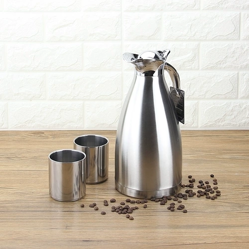 Компания, настраиваемая в середине -атмосфера фестивальной деятельности.