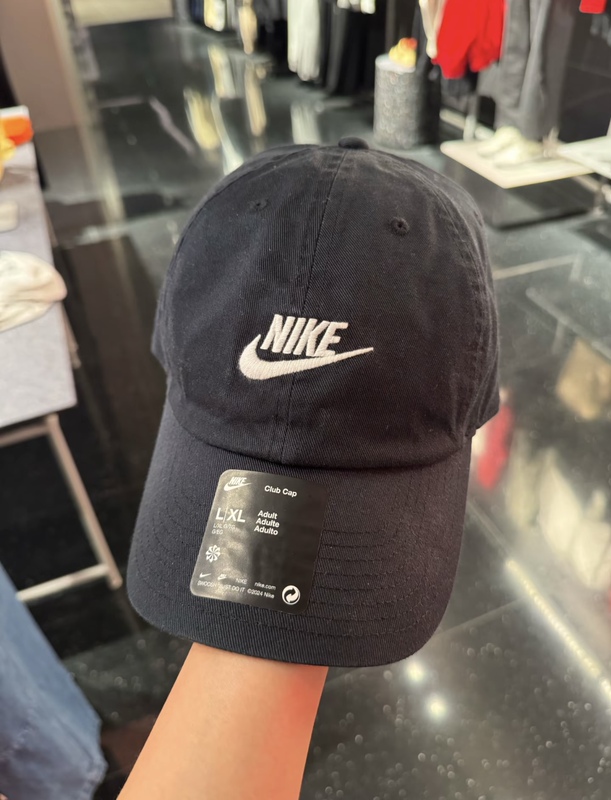 Authentic Nike Men's and Women's New Classic Embroidered Logo Baseball Cap Fb5368-011