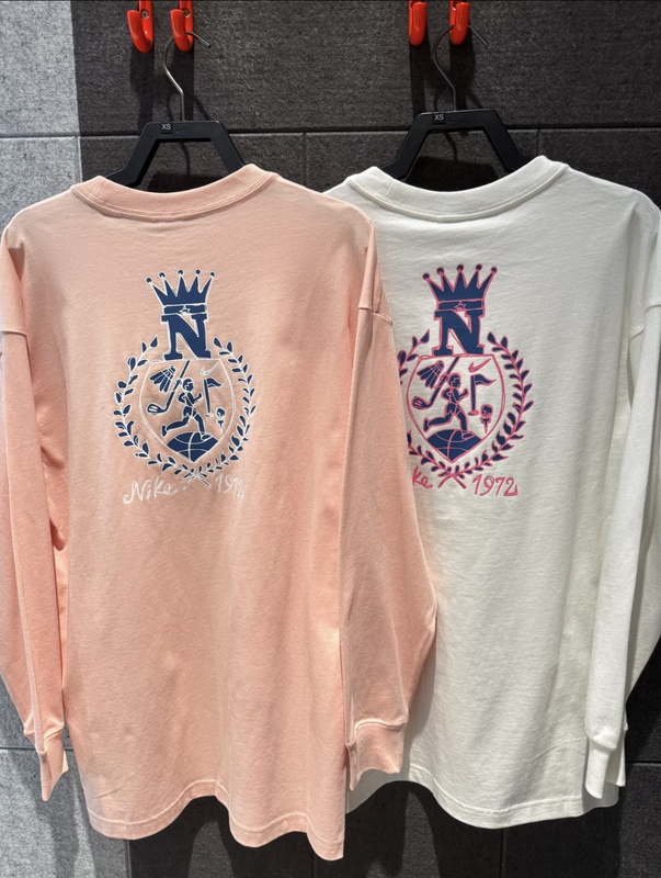 Authentic Nike Women's Embroidered Logo Comfortable Long-Sleeve T-Shirt Base Layer Ir0096-133 800 Authentic Nike Women's Embroidered Logo Comfortable Long-Sleeve T-Shirt Base Layer Ir0096-133 800