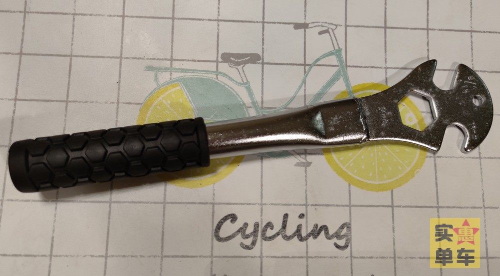 Bike pedalling wrench disassembly of the mounting sheet plate hand