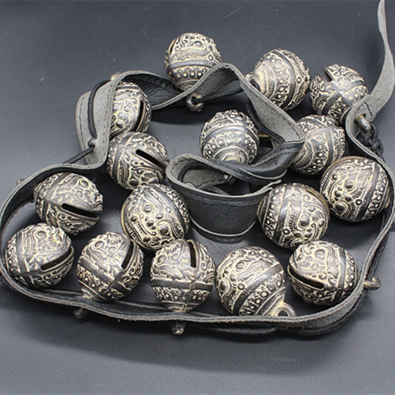 Ancient Play Miscellaneous Collection Antique Tiger Head Bell Bell Copper Bell string A string of 16 special prices