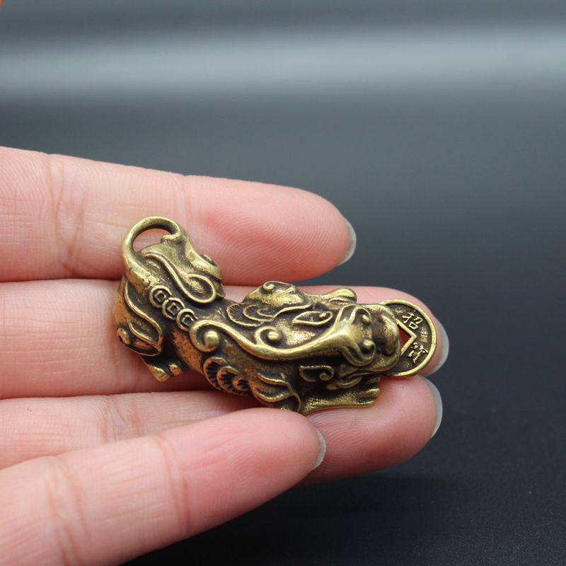 Ancient play miscellaneous collection Retro small swing pieces to make money into precious little leopard leopard