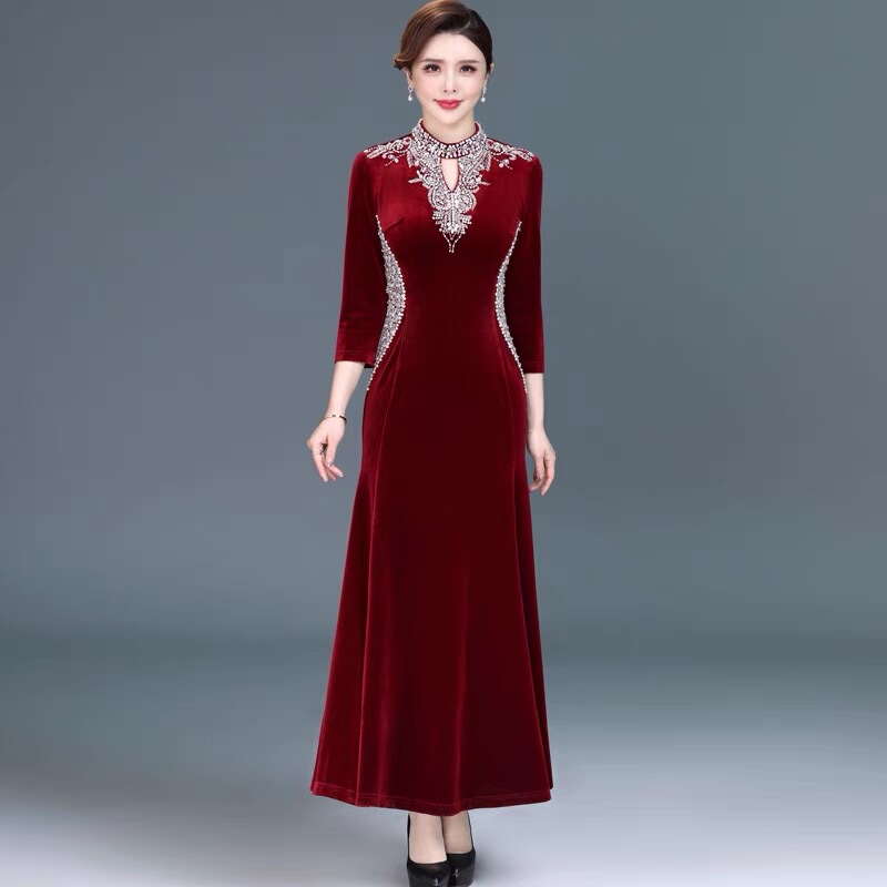 High-End Heavy-Duty Rhinestone-Embellished Velvet Modified Cheongsam Fishtail Dress, New Spring and Autumn Style, Fashionable and Elegant Long Dress for Mothers High-End Heavy-Duty Rhinestone-Embellished Velvet Modified Cheongsam Fishtail Dress, New Spring and Autumn Style, Fashionable and Elegant Long Dress for Mothers