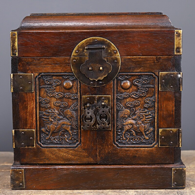 Antique Collectibles, Old Objects, Complete Collection of Rosewood Woodcarving with a Deer Motif, Official Box, Jewelry Box, Folk Decorative Ornaments