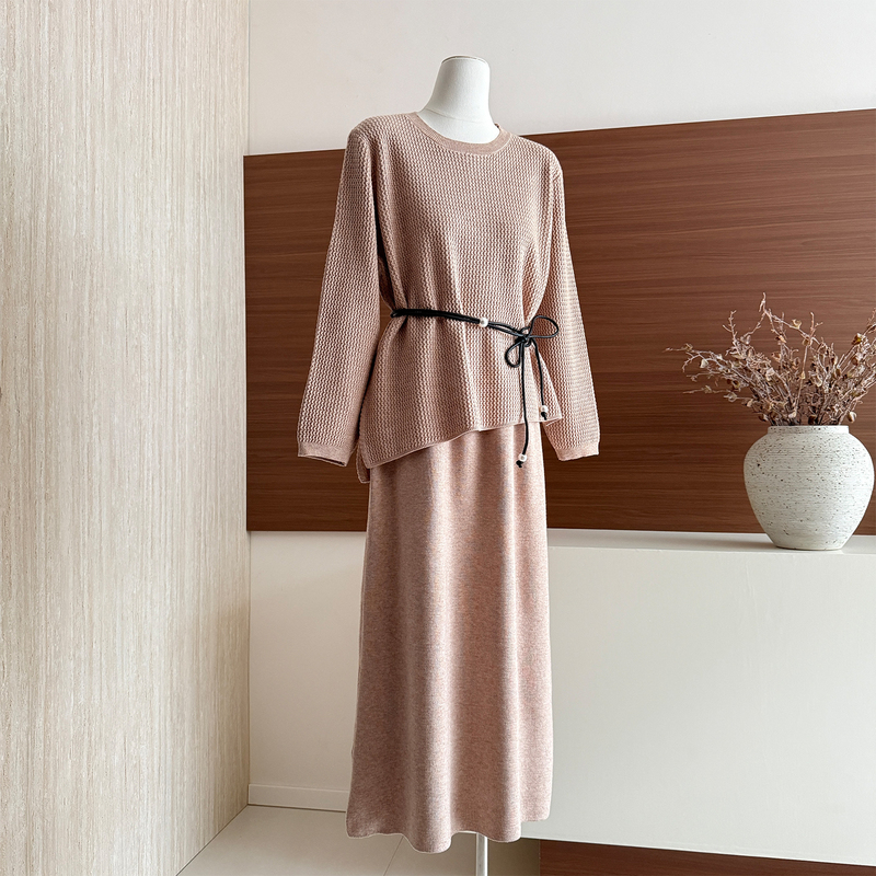 Fashionable and Age-Reducing Mother's Clothing, Spring and Autumn Long-Sleeved Sweater Suit, Knitted Top, Middle-Aged and Elderly Women's Skirt Two-Piece Set Fashionable and Age-Reducing Mother's Clothing, Spring and Autumn Long-Sleeved Sweater Suit, Knitted Top, Middle-Aged and Elderly Women's Skirt Two-Piece Set