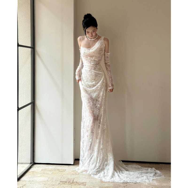 French Lace Light Wedding Dress with a High-End Feel, Stunning Niche Mermaid Engagement Dress, Elegant Veil for the Bride