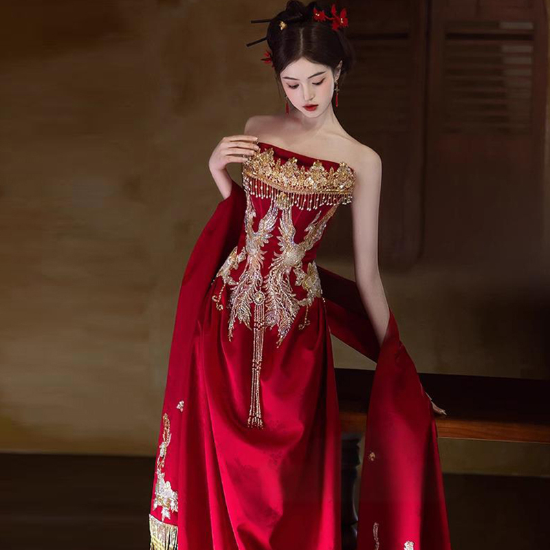 New Chinese-Style Toast Dress for the Bride 2026 New Model, Heavy Craftsmanship, High-End Burgundy Strapless Engagement Dress for the Banquet