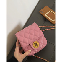 Autumn lady bag with small fragrant wind rhombus chain Bag 2022 new small crowd 100 lap single shoulder inclined satchel bag phone bag