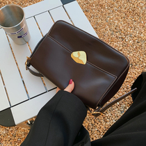 MAOMIBAG niche design retro baguette bag underarm bag bag 2021 New Tide girl Autumn Winter Joker shoulder bag