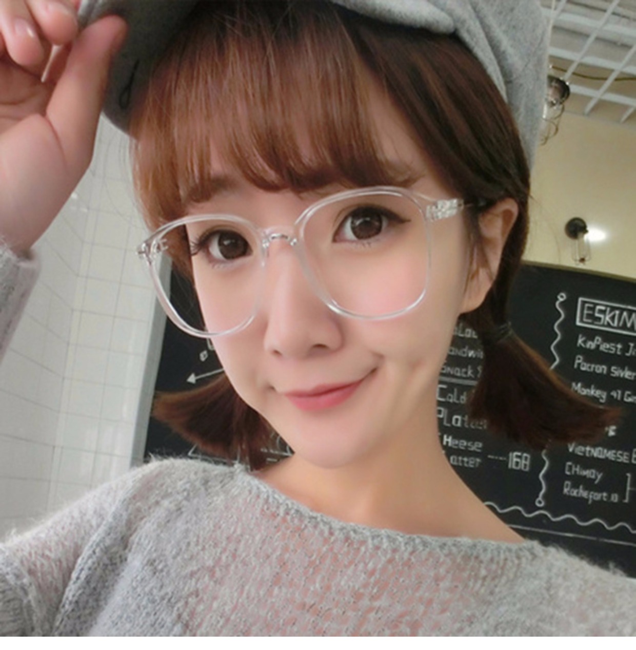 Wang Liuwen với phiên bản tiếng Hàn của khung kính nữ thủy triều retro Đơn giản cá tính khung nhỏ bằng kim loại kính phẳng gương kính mắt việt tín