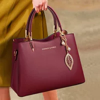 Рекомендация менеджера магазина - 2361 глубокий бордовый (в комплекте шелковый шарф+сумочка)