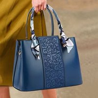 Менеджер магазина рекомендует - 8250 темно-синий (в комплекте шелковый платок+сумочка)