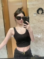 Ярко -черная рама черная серая пленка