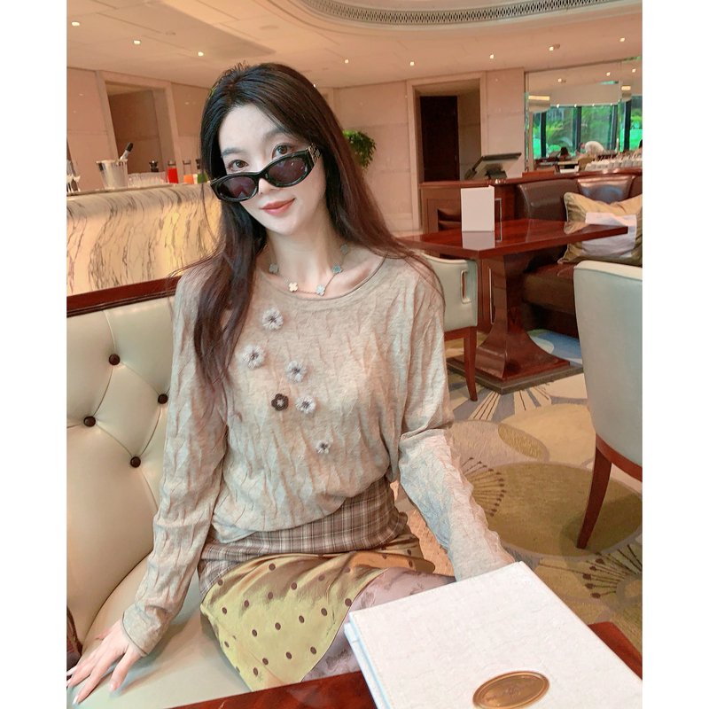 From Yi [Ancient Korean Style] Design with Three-Dimensional Flowers, Soft and Stretchy Knitted Top, Early Autumn Vintage Sweater for Women