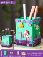 Маленький снеговик ночью