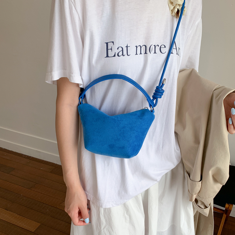 2026 Super Popular Crossbody Small Bag, Compact and Exquisite Klein Blue Handbag, Niche Design Mini Tote Bag 2026 Super Popular Crossbody Small Bag, Compact and Exquisite Klein Blue Handbag, Niche Design Mini Tote Bag