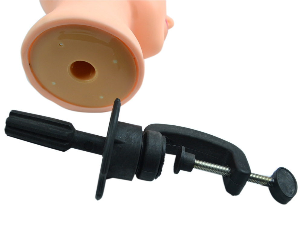 Первое изображение слепка головы лысой куклы-парика