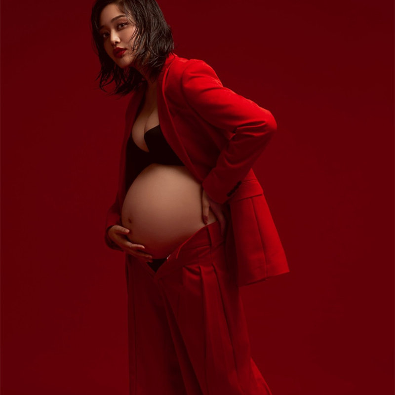2020 Exhibition New Pregnant Women Take Photo Photo Gallery Writing Sexy Harbour Men Clothing Suite Red Suit