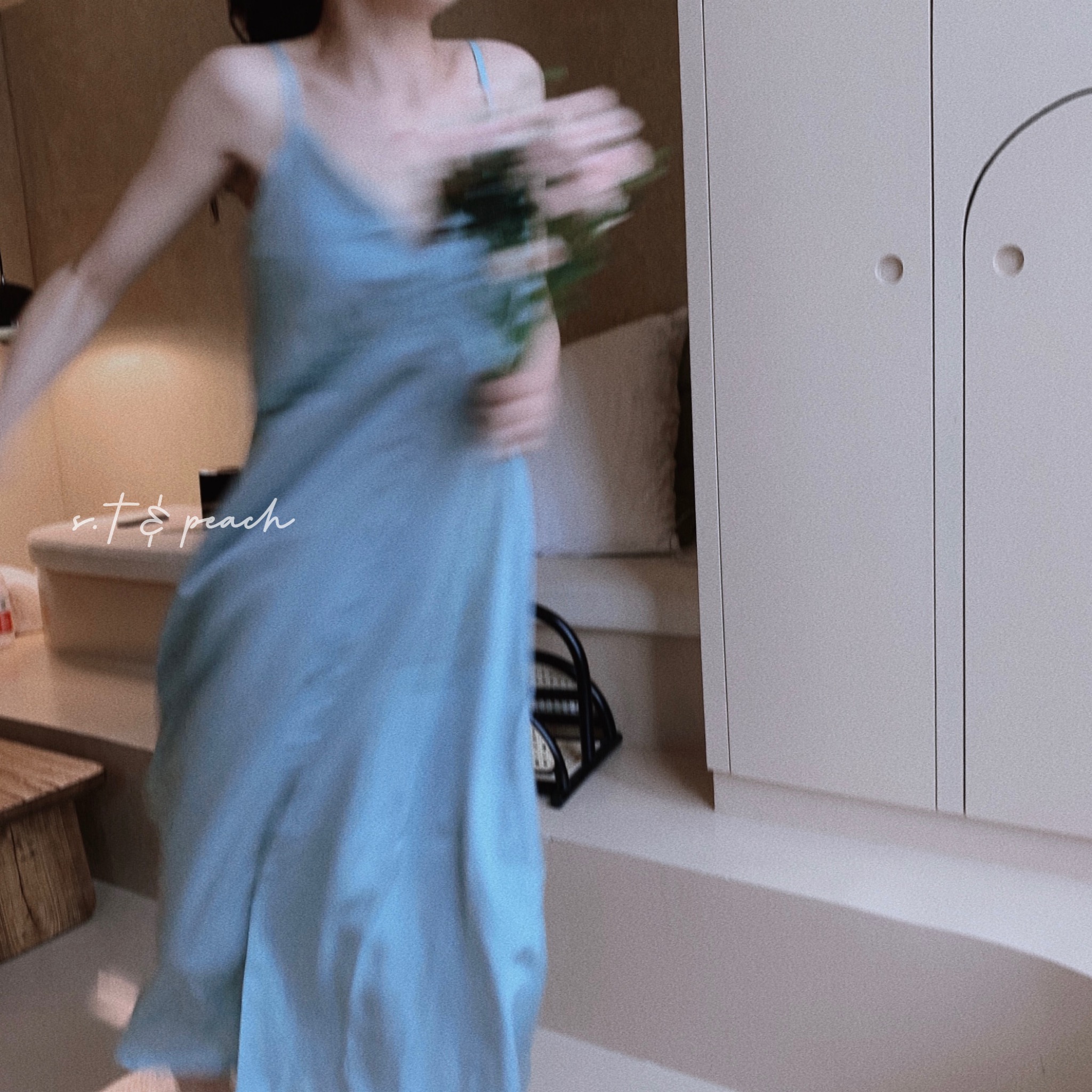 (S T) Lost Benchen French-style nightdress sexy lace suspenders can be worn satin women's summer home clothes