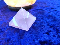 Pink crystal pyramid attracts peach blossoms marriage popularity noble people Feng Shui must set up special good things