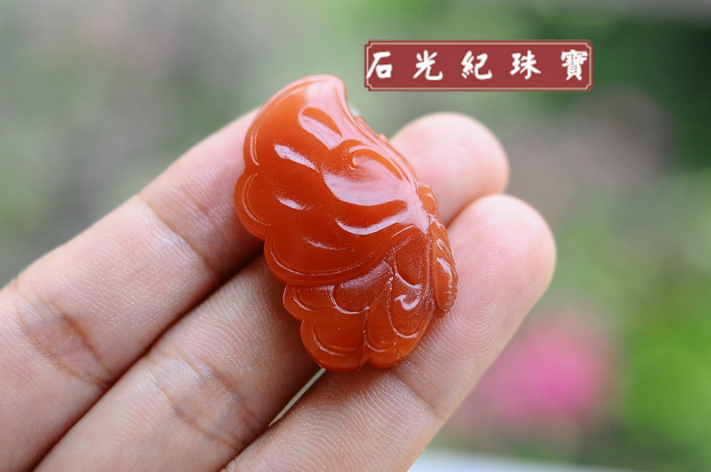 аксессуары для шеи 精品苏工纯天然联合料南红玛瑙雕刻蝴蝶吊坠 雕件 特价亏出 1000se