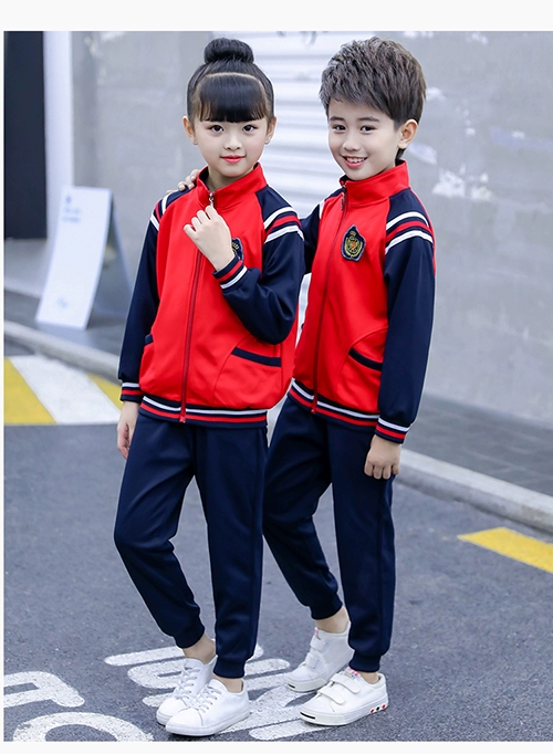 Quần áo mẫu giáo mới đồng phục trường tiểu học tùy chỉnh đồng phục lớp trẻ em cotton Anh hai bộ đồ thể thao mùa xuân và mùa thu