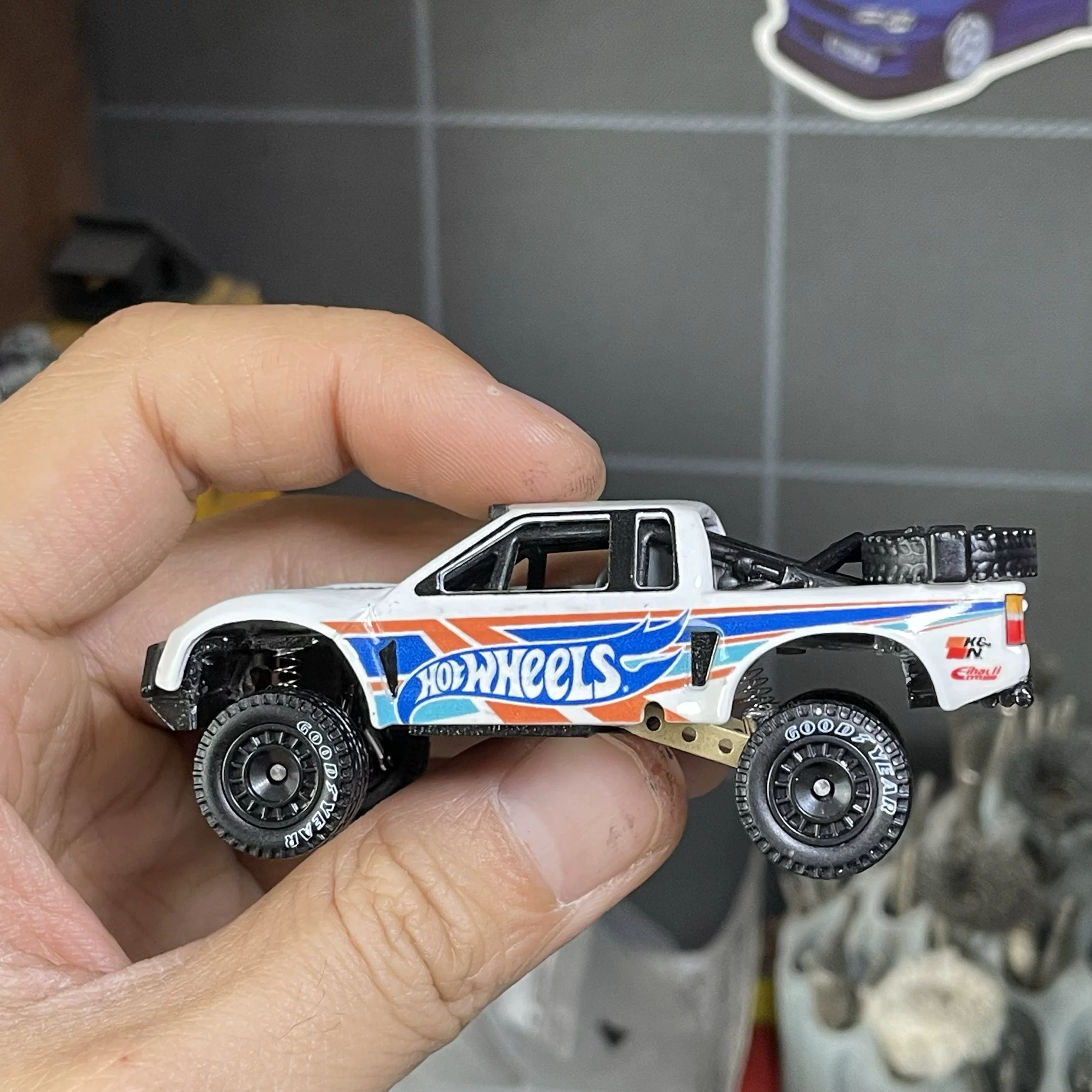 Горячие колеса, грузовик, модифицированный внедорожник, масштаб 1:64