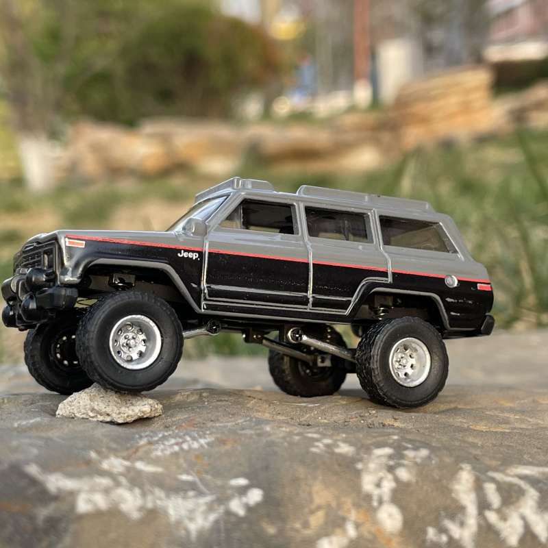 Dayu Car Model 1:64 Hot Wheels Jeep Off-Road Modified Version with Modified Shock Absorbers and Rubber Tires Dayu Car Model 1:64 Hot Wheels Jeep Off-Road Modified Version with Modified Shock Absorbers and Rubber Tires