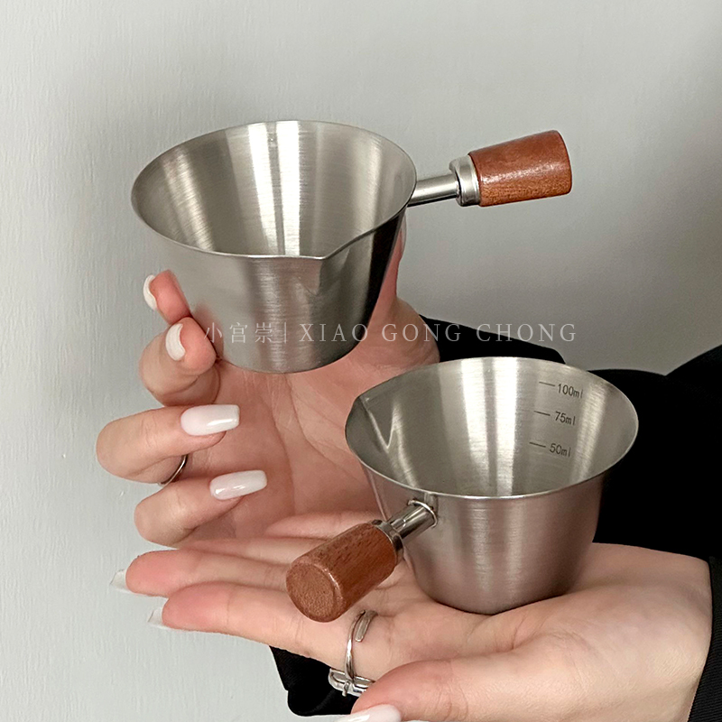 Walnut Handle Espresso Measuring Cup Stainless Steel with Handle and Scale Extraction Cup Small Milk Jug 100ml Walnut Handle Espresso Measuring Cup Stainless Steel with Handle and Scale Extraction Cup Small Milk Jug 100ml