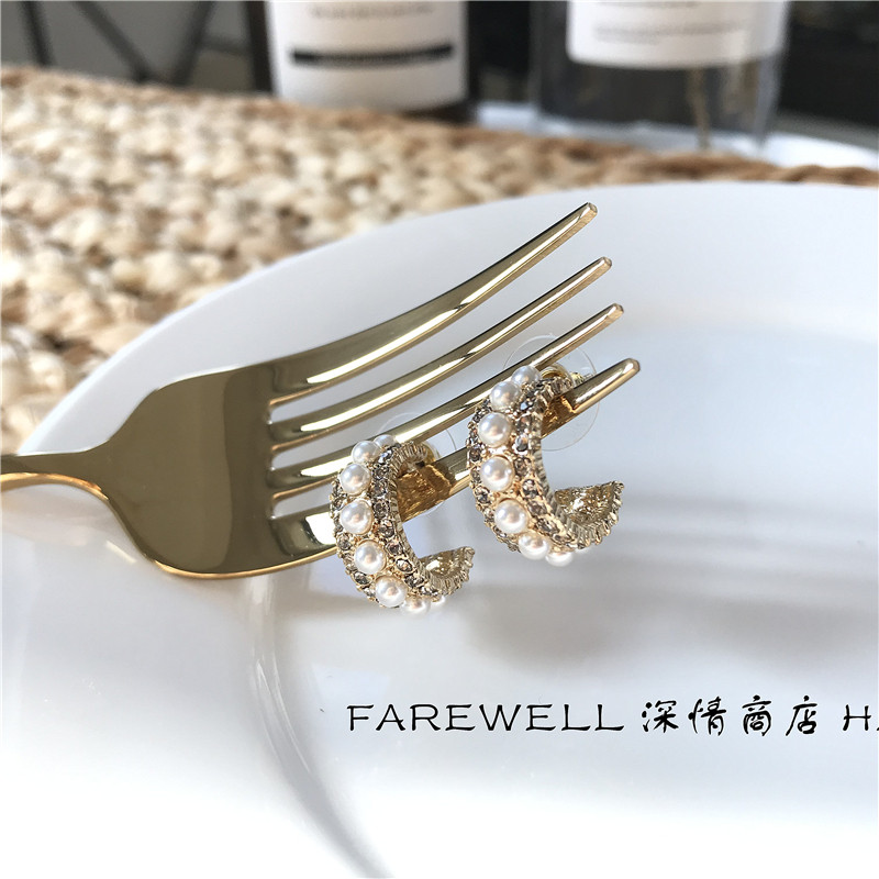 Design sense ear stud small audience sex cold retro French simple web celebrity pearl zircon sterling silver temperament all-match earpiece