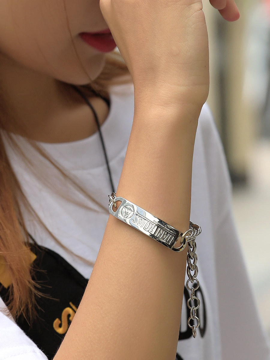 孤岛惊魂6手链太上头！FANTHFUL联名款戴上秒变游击战士，这波周边我直接跪了！_游戏_淘宝游戏网