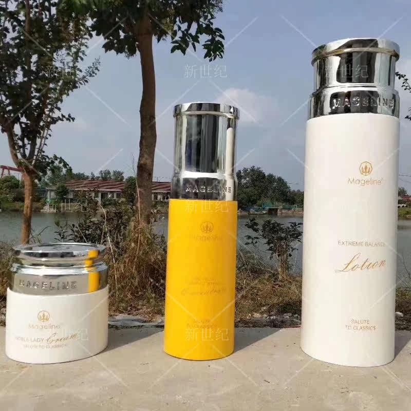 Modern Fashion Beauty Makeup Blogger Sculpture Simulation Cosmetic Sculpture Pendulum Glass Fiberglass Emulated Lipstick Skincare Sculpture