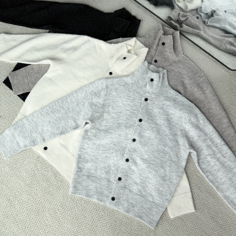 【Kebusi】Must-Have Floral Yarn Wool Blend Cardigan Sweater Jacket, Boxy, Casual, Versatile for Both Men and Women # Y030 【Kebusi】Must-Have Floral Yarn Wool Blend Cardigan Sweater Jacket, Boxy, Casual, Versatile for Both Men and Women # Y030