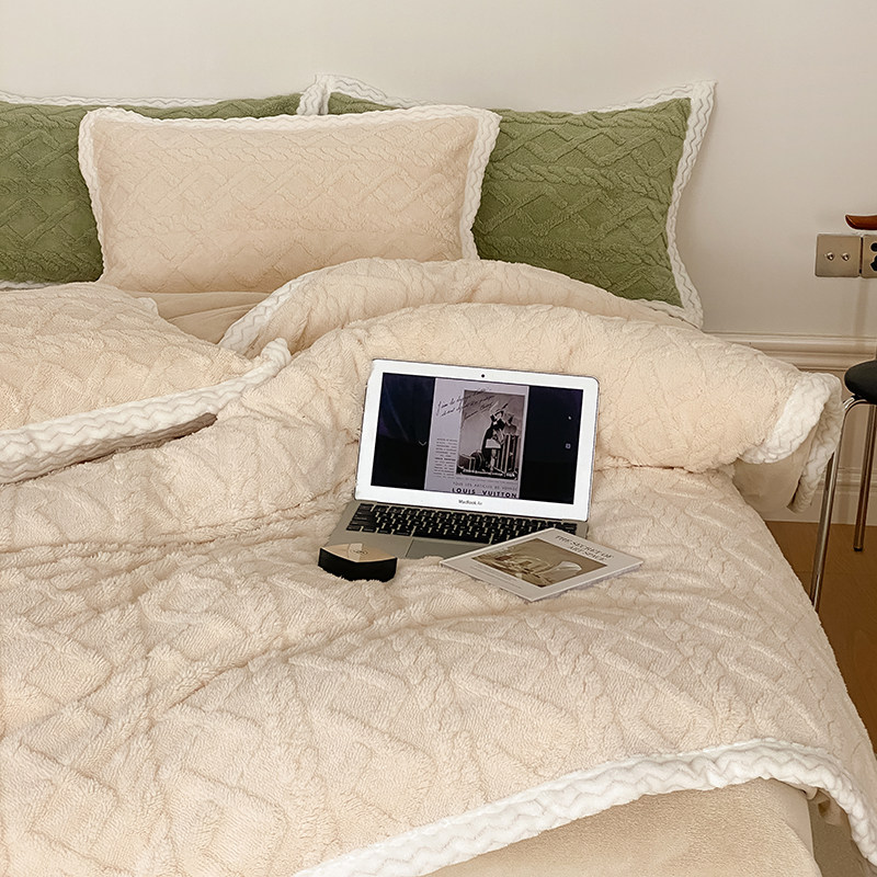 Xiaohongshu recommends milk velvet cationic four-piece set thickened double-sided coral fleece bed plus velvet European warm winter