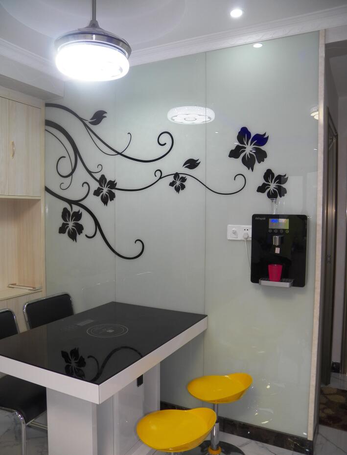 Custom-made art glass back paint baking paint tempered background wall desktop suspended ceiling invisible cabinet door black bottom white flower happy twist