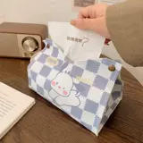 Симпатичная бумажная коробка на рабочем столе мебеть пирамида