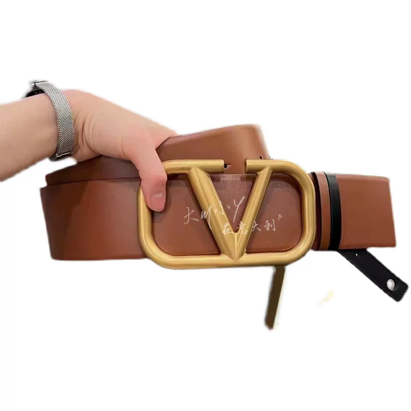 Блестящий кожаный двусторонний пояс Valentino, Италия