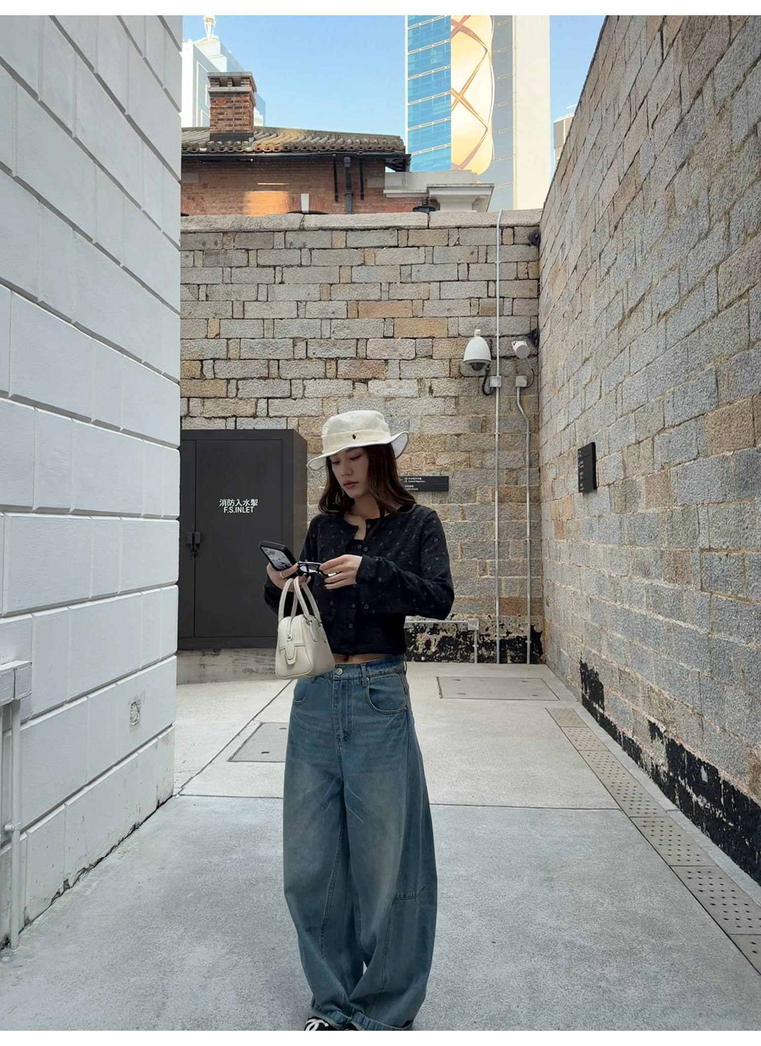 LelyMooch женские широкие джинсы прямого кроя светло-голубые с эффектом потертости и кракелюра весна-лето