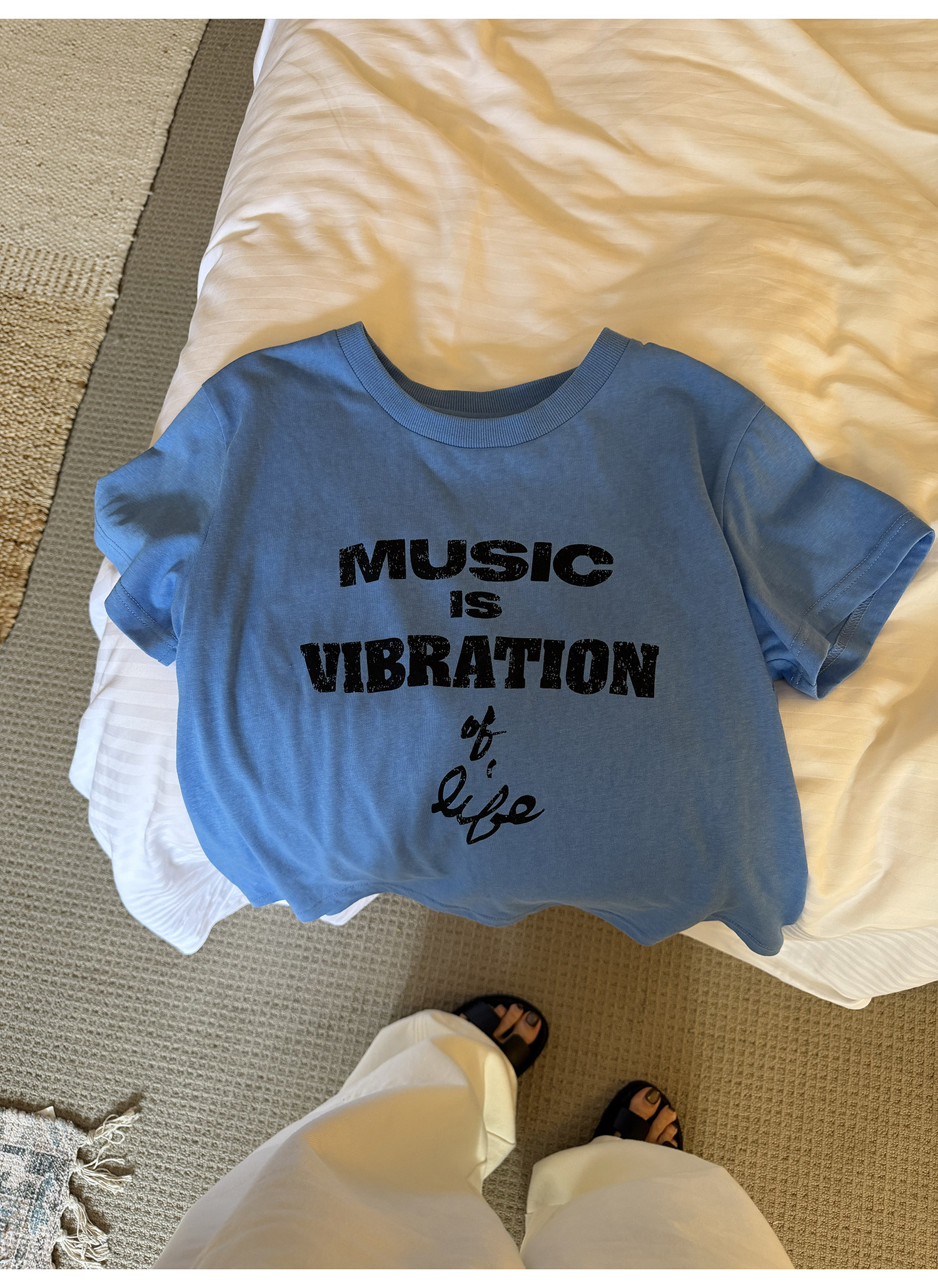 LelyMooch футболка с коротким рукавом из хлопково-льняной смеси с цифровой печатью и винтажным принтом букв