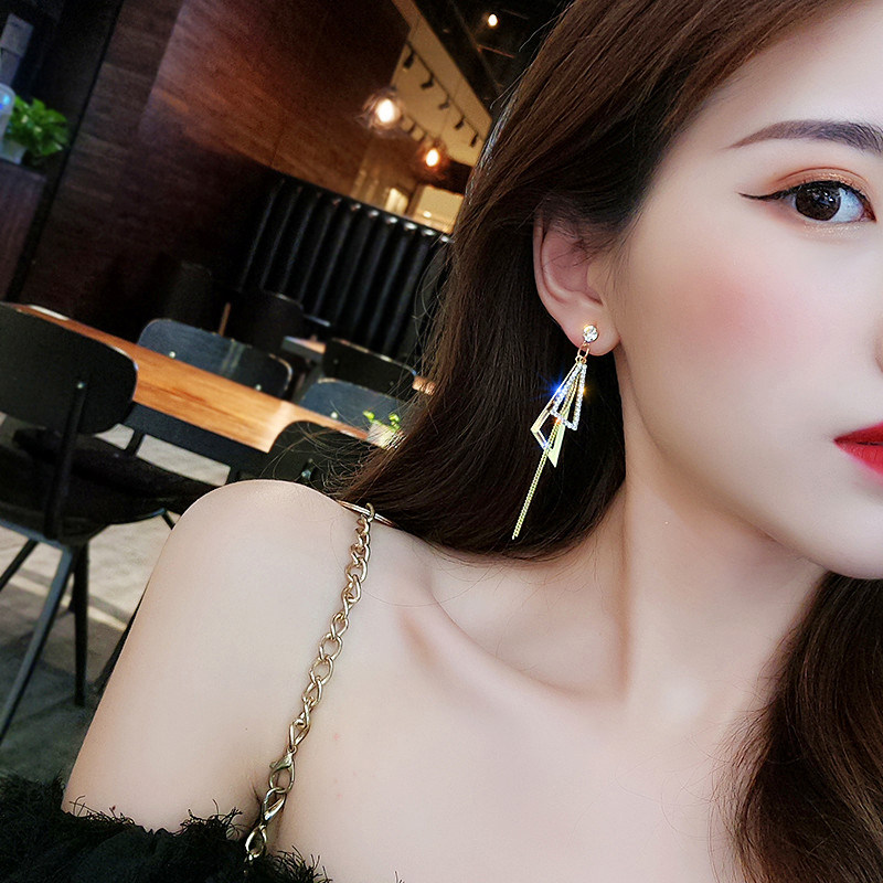 Korean temperament personality wild ear earrings exaggerated earrings women S925 silver needle geometric design sense flash diamond long version earrings