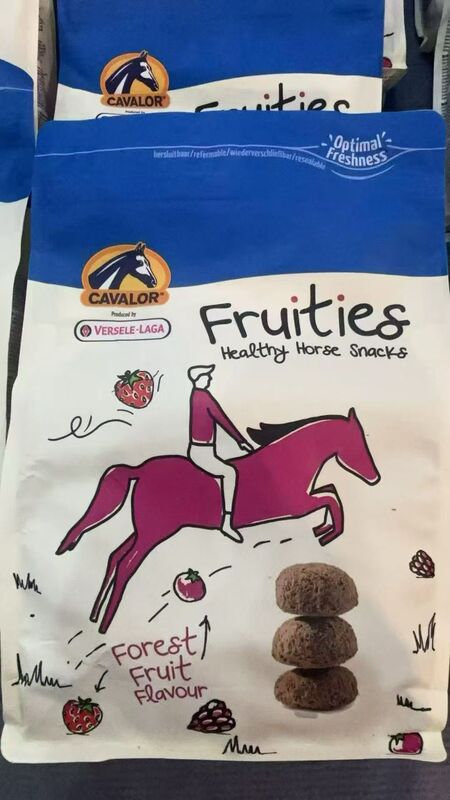 Horse Snacks Imported from Germany, Horse Biscuits for Daily Energy and Vitamin Supplement, Carrot Apple Horse Reward 1kg