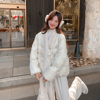 White V-Neck down Jacket for Women, Winter Thickened 2025 New Style, Chinese Style with Button Closure, Petite Size, Super Pretty, 90% down Coat