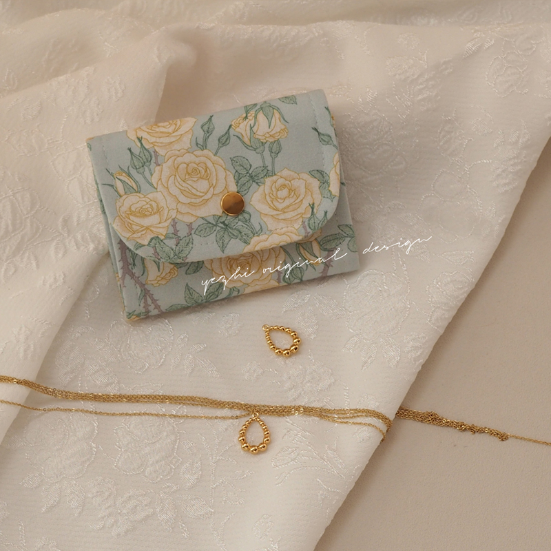 Yezhi Original Handmade Pure Cotton Vintage Blue Romantic Angel Rose Floral Id Card Holder Bracelet Storage Bag Yezhi Original Handmade Pure Cotton Vintage Blue Romantic Angel Rose Floral Id Card Holder Bracelet Storage Bag
