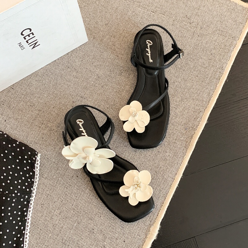 French-Style Irregular Floral One-Strap Vacation-Style Genuine Leather Chunky Heel Thong Sandals soft sole Flat Black Sandals for Women Summer