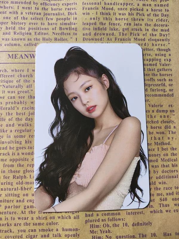 [Genuine] Черный розовый? Wait: We must translate content: "[Genuine] Blackpink Kim Jaeni Hair Dye Takaiga Nini Small Card Charm Jennie Jennie Card"
