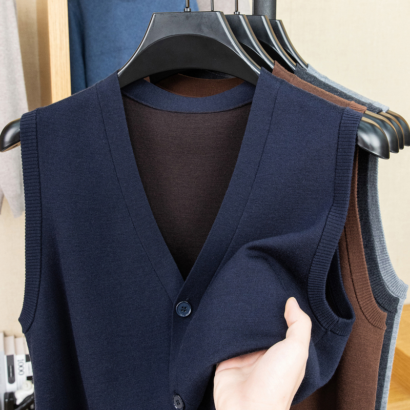 Soft and Pressure-Free 16-Gauge Ultra-Fine Air Layer Double-Sided Fine-Spun Wool Vest for Men, V-Neck Cardigan, Sleeveless Jacket for Autumn and Winter