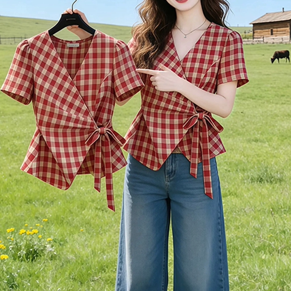 Elegant Retro Red Plaid Shirt for Women, New Summer Style, V-Neck, Short-Sleeved, Lace-Up Waist, Versatile Short-Sleeved Top