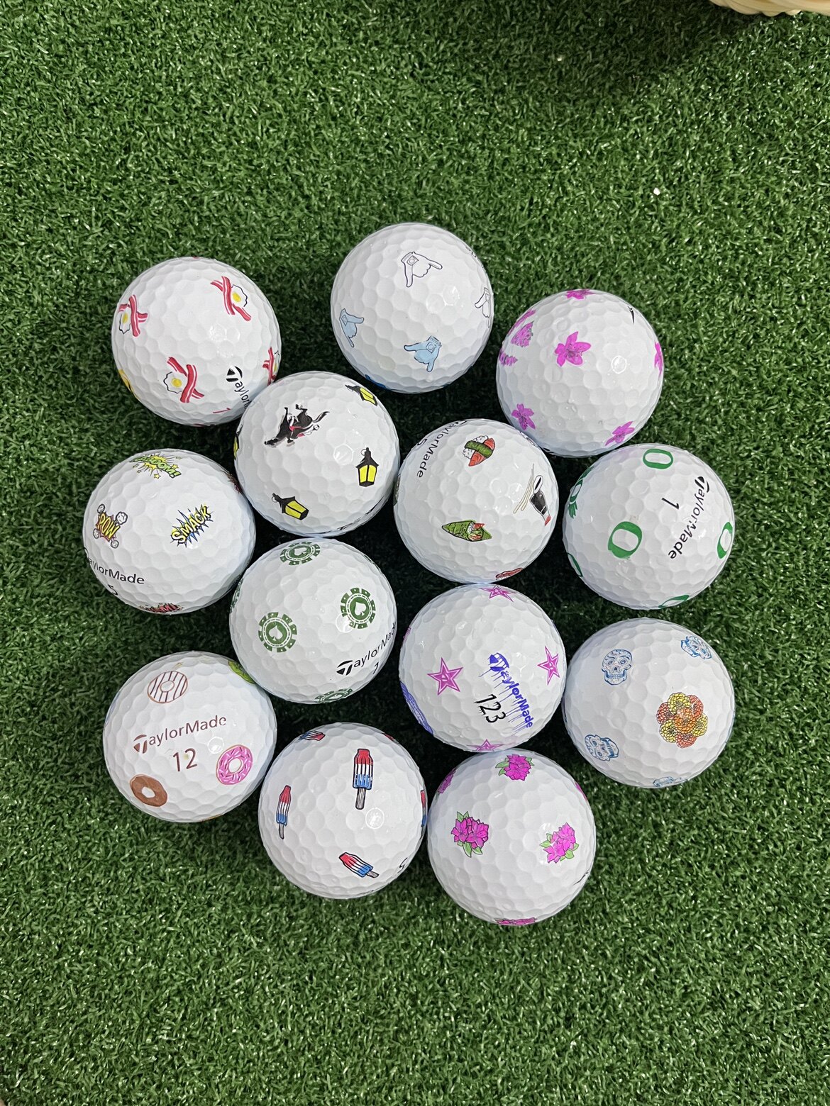 打进高尔夫Golf的LOGO