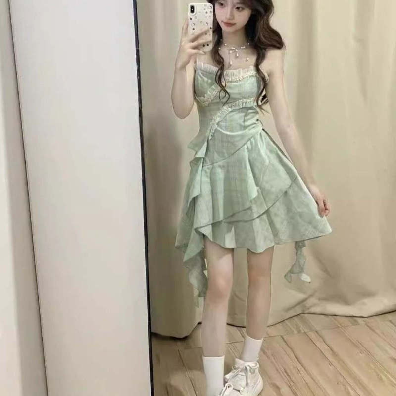 2025 Summer New Style Girly Sweet Green Sleeveless Suspender Dress Student Waist-Slimming Irregular Mid-Length Skirt