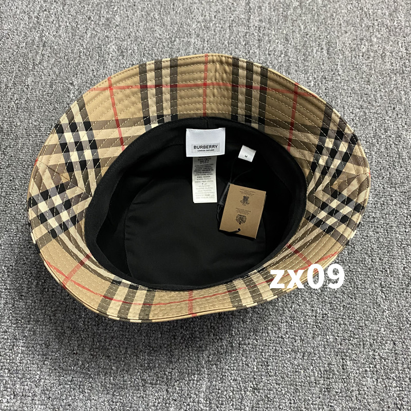 BURBERRY】エスキモー型 イタリア 帽子 大人 皮 冬 ウィメンズ